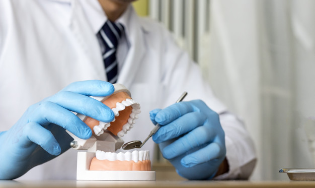 Dental prosthesis, dentures